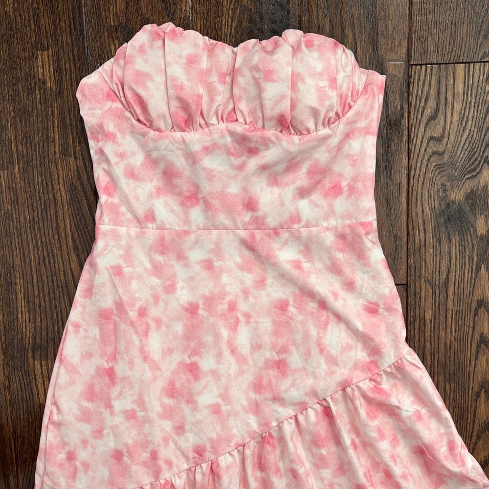 Elegant Pink Strapless Dress - Picture 2 of 4